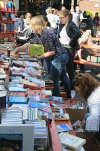 Pfarrfest Gernsdorf 2018 Büchereiflohmarkt